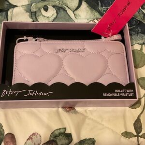 New with Tags Betsey Johnson lavender puffed Heart Wristlet Wallet